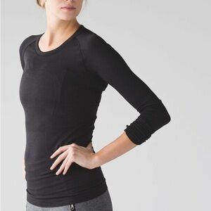 Lululemon Women's Black Long Sleeve Top